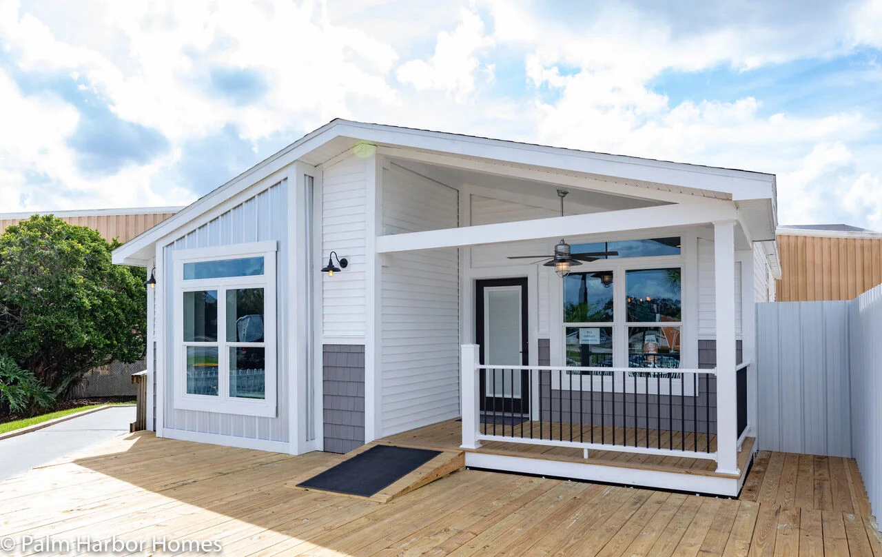 a minimalistic single wide mobile home in Colorado Springs