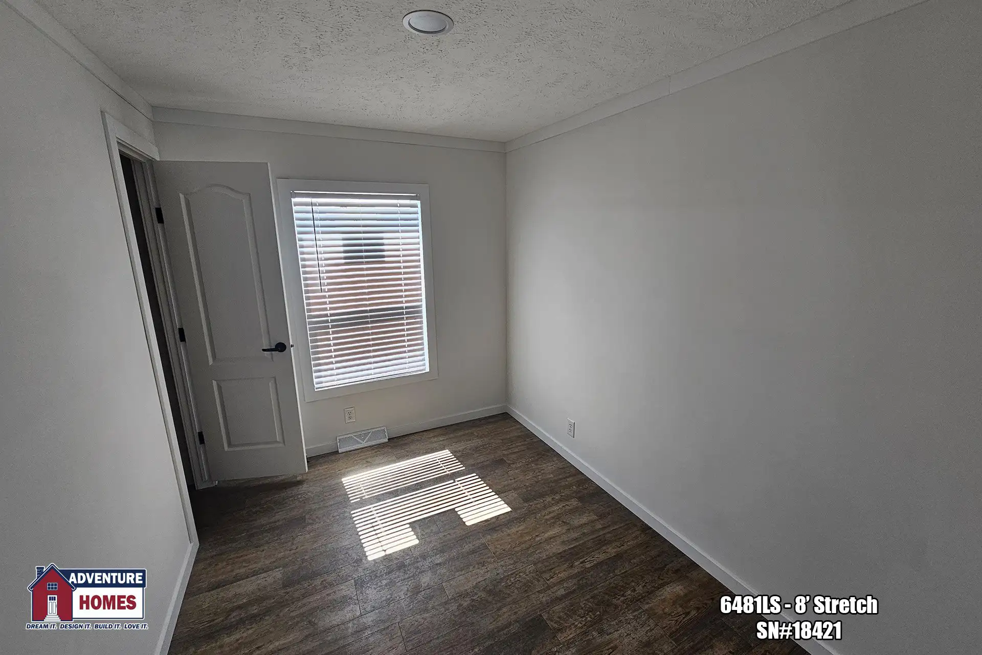 Lakeside Cottage 6481LS5